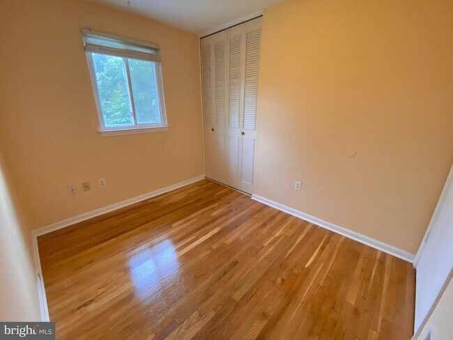 Building Photo - 8121 Edmonton Ct