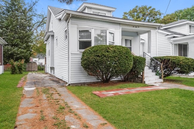 Building Photo - 656 S 42nd St
