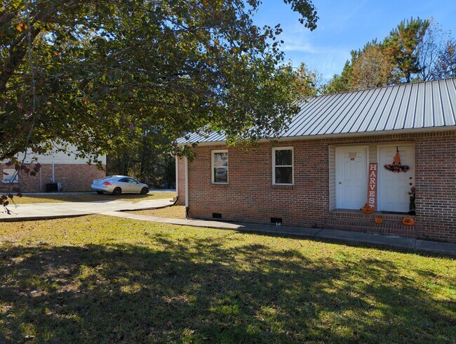 Building Photo - 115 Summerfield Rd