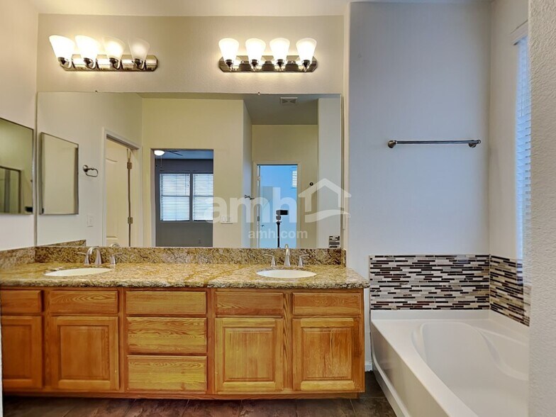 Building Photo - 2209 N 135th Dr