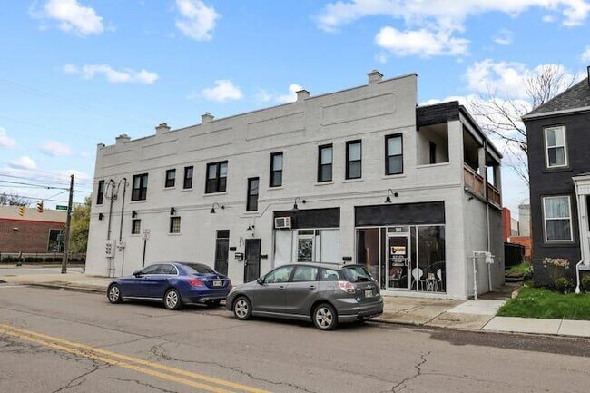 Building Photo - 383 Wilson Ave