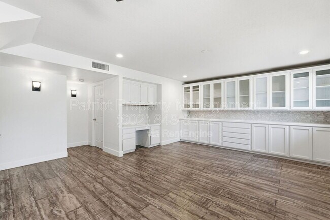 Building Photo - 207 E El Caminito Dr