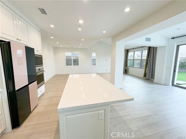 Building Photo - 148 Sabbia