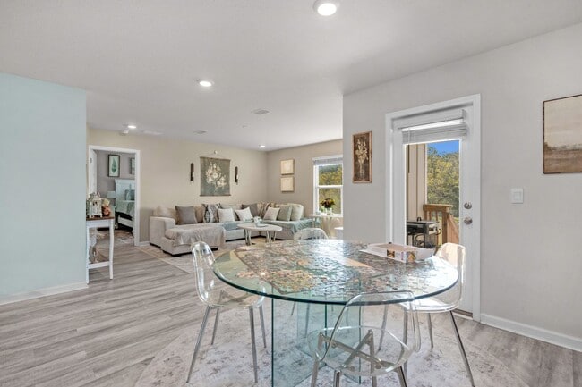 Building Photo - Move-In Ready Guest Room in Fallschase | Furnished Common Areas