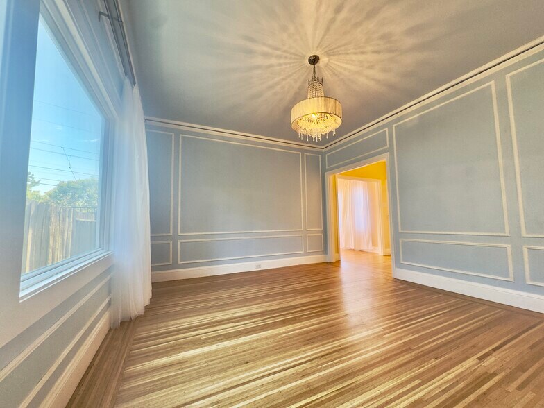 Building Photo - 2615 Maxwell Ave