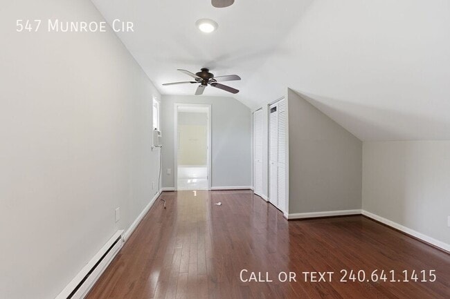 Building Photo - 547 Munroe Cir