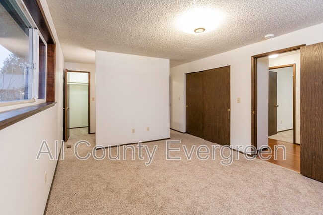 Building Photo - 5805 48th Ave E
