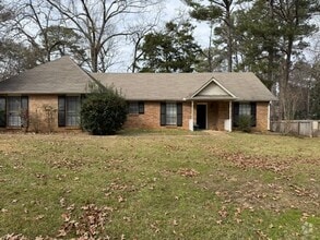 Building Photo - 3 bedroom/2 bath house in 047 Brandon!