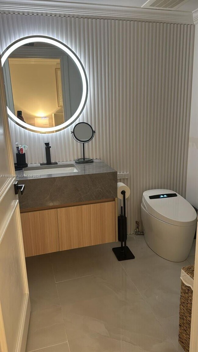 Building Photo - 1830 S Ocean Dr