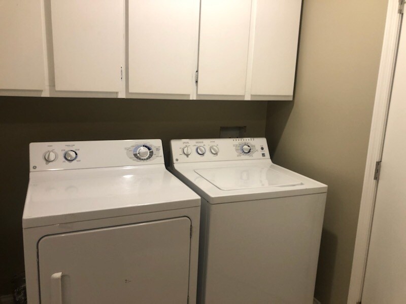 Building Photo - 2136 Collins St