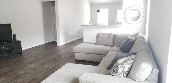 Building Photo - 140 Feather Grass Ave