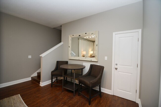 Building Photo - 1626 17th Ave E