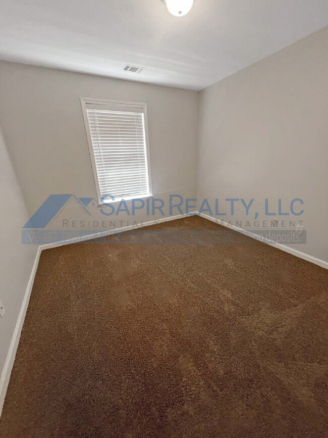 Building Photo - 1647 Southgate Mill Dr