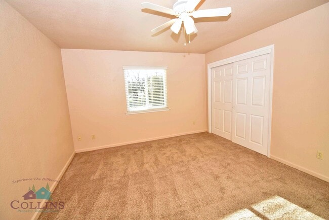 Building Photo - 23268 Lone Pine Dr