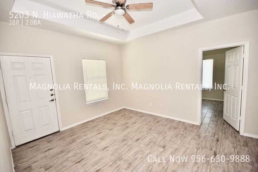 Building Photo - 5203 N Hiawatha Dr