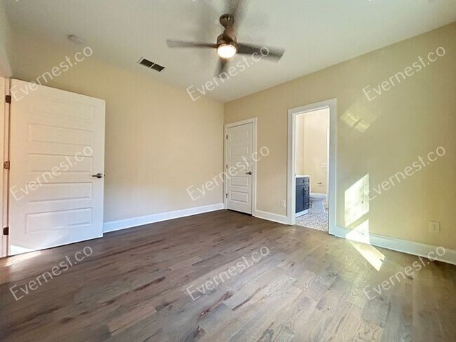 Building Photo - 998 Mayson Turner Rd NW