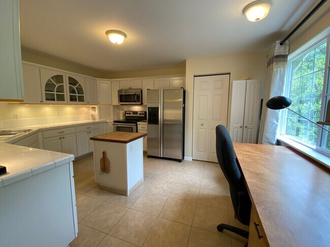 Building Photo - Fully Furnished Turn-Key 3 bd, 2 ba Ocean View Home In Hawi on 1 acre