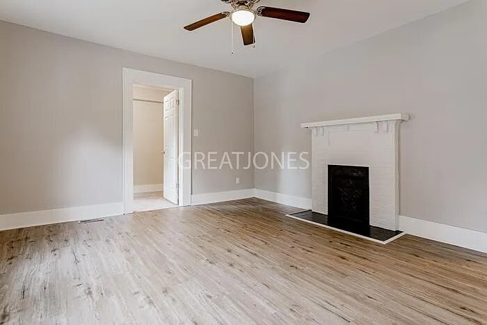 Building Photo - 105 Phillips St