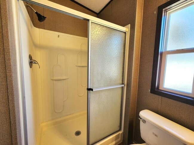 Building Photo - 140 Holy Temple St