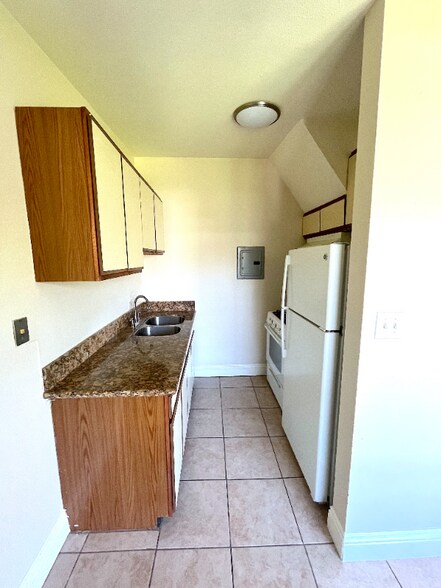 Building Photo - 142 S Princeton Ave