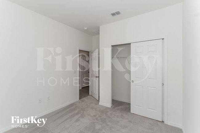 Building Photo - 560 Crown Rose Dr