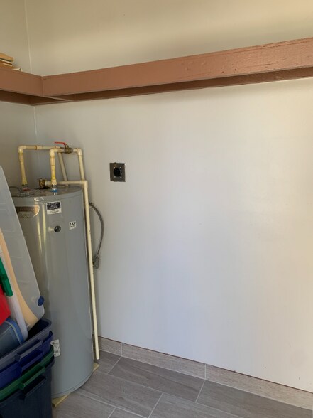 Building Photo - 1937 Collier Ave