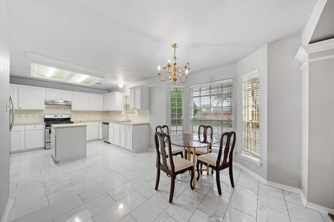 Building Photo - 3321 Sapling Oak Dr