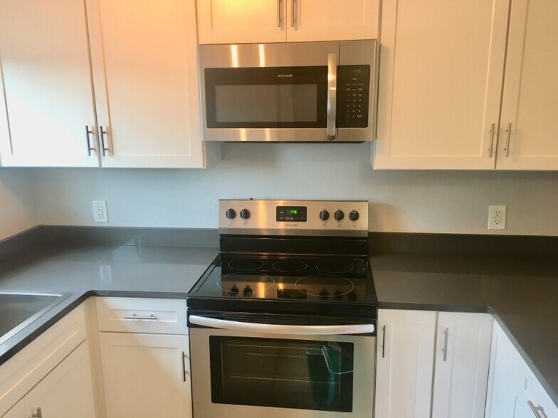 Building Photo - 776 Santa Alicia Dr