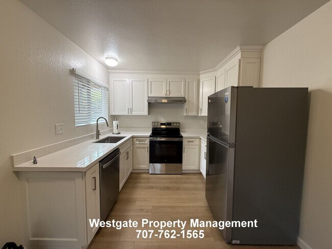 Building Photo - 714 I St