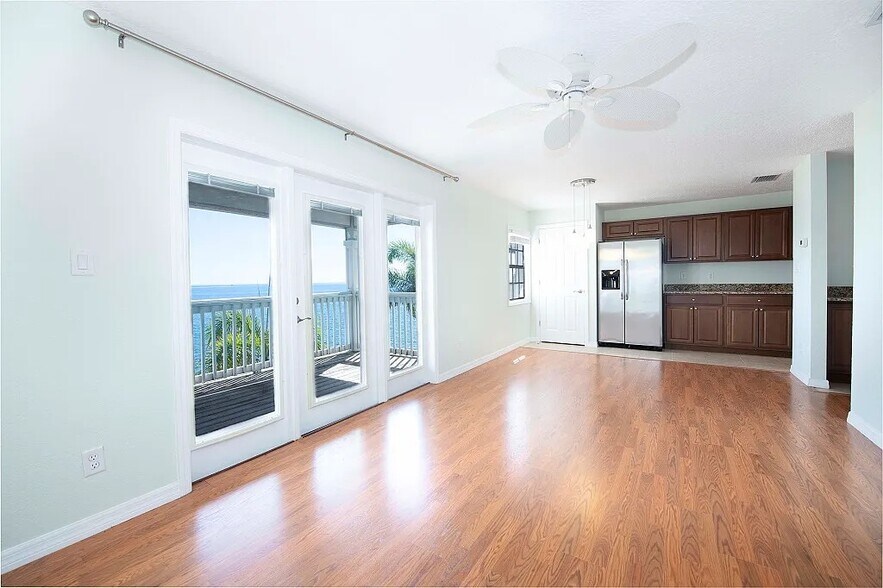 Building Photo - 4858 Coquina Key Dr SE