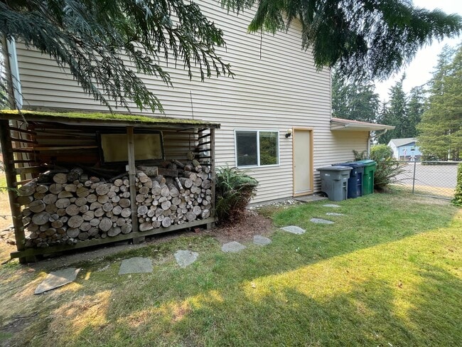 Building Photo - 5004 99th St SW