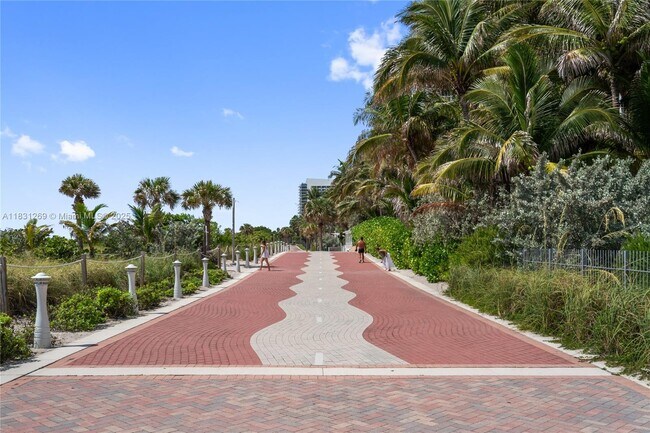 Building Photo - 4925 Collins Ave