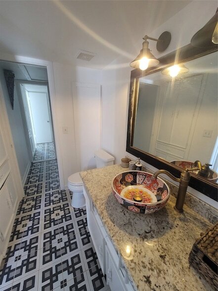 Building Photo - 215 Postoffice St