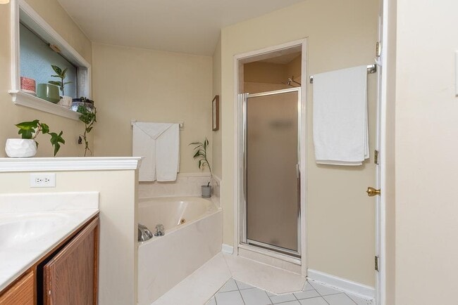 Building Photo - 3418 Broadway St