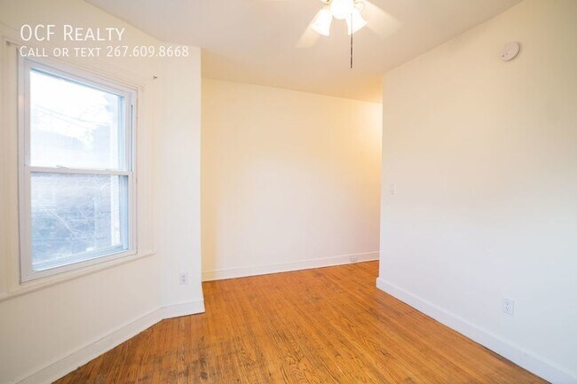 Building Photo - 4244 Spruce St