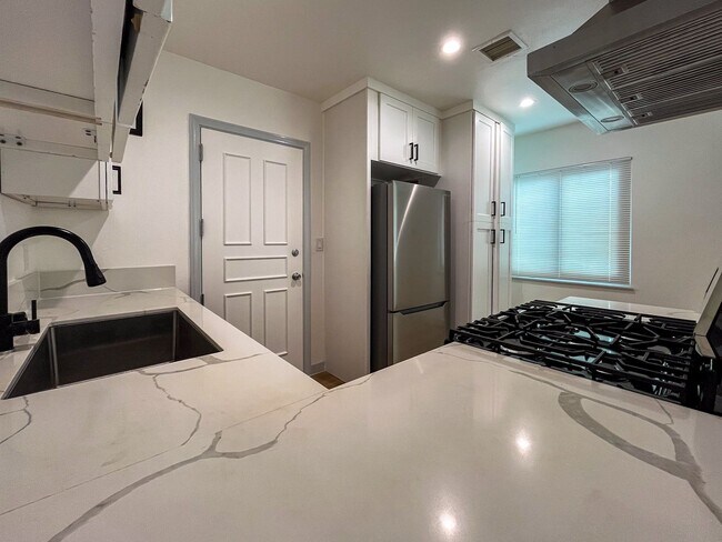 Interior Photo - 10223 S Dixon Ave