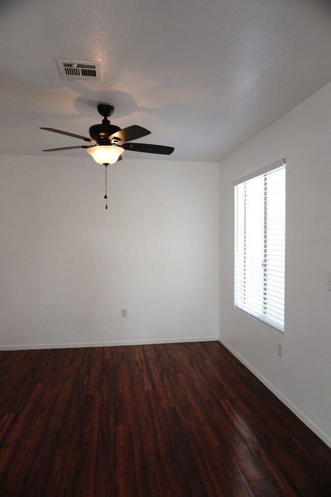 Building Photo - NEWLY RENOVATED 3BD/2BA CONDO W/ 2 CAR GARAGE