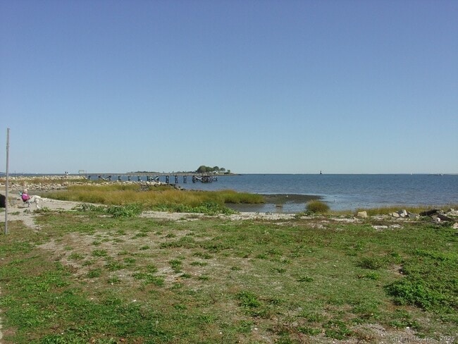 Building Photo - 18 Prospect St