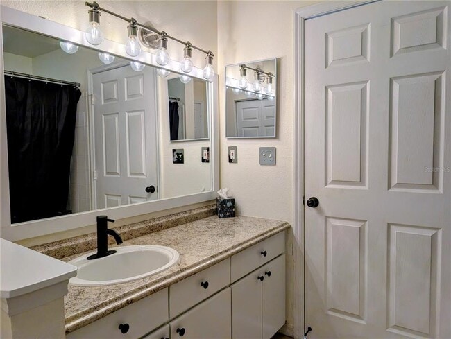 Building Photo - 10536 Windsor Lake Ct