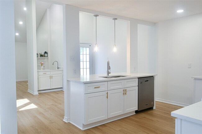 Building Photo - 18322 Autumn Trails Ln