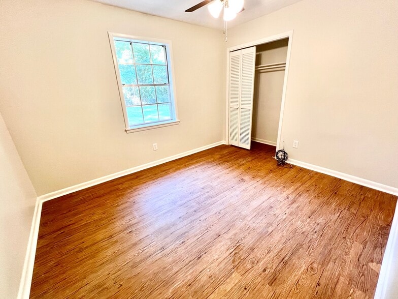 Bed 1 - 2474 Barnes Crossing Rd