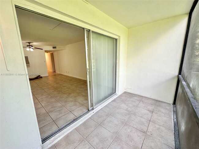 Building Photo - 7831 N Colony Cir