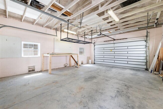 Building Photo - 759 Lantana Ave