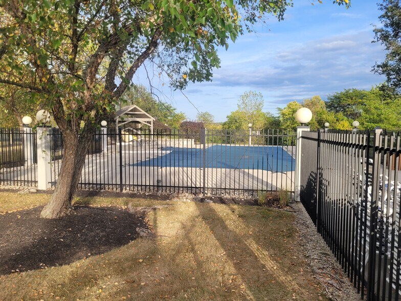 Building Photo - 8919 Eagleview Dr