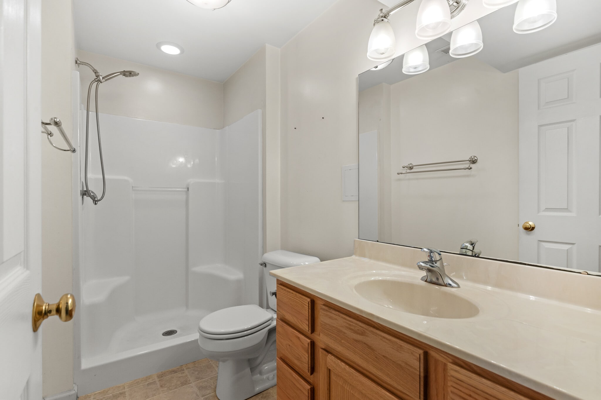 Building Photo - 576 Donna Marie Dr