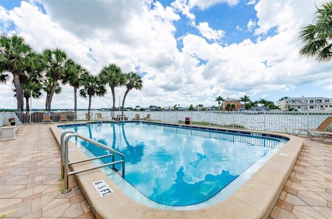 Building Photo - 240 Sand Key Estates Dr