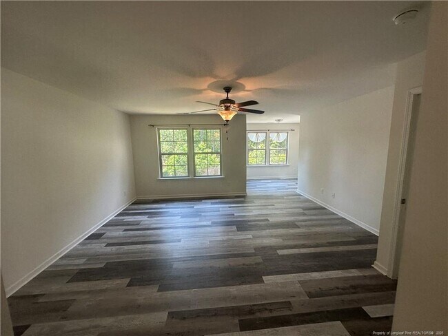 Building Photo - 249 River Oak St
