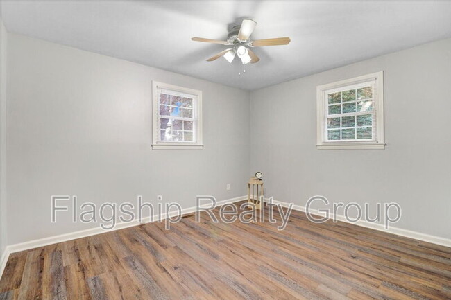 Building Photo - 1305 Robin St