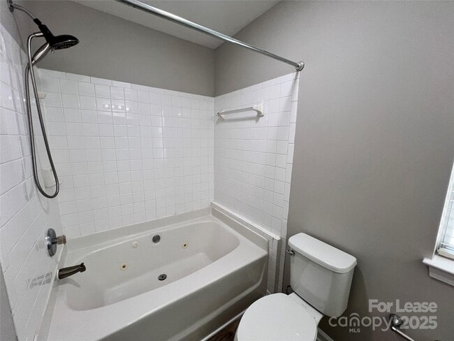 Building Photo - 209 Indian Paint Brush Dr
