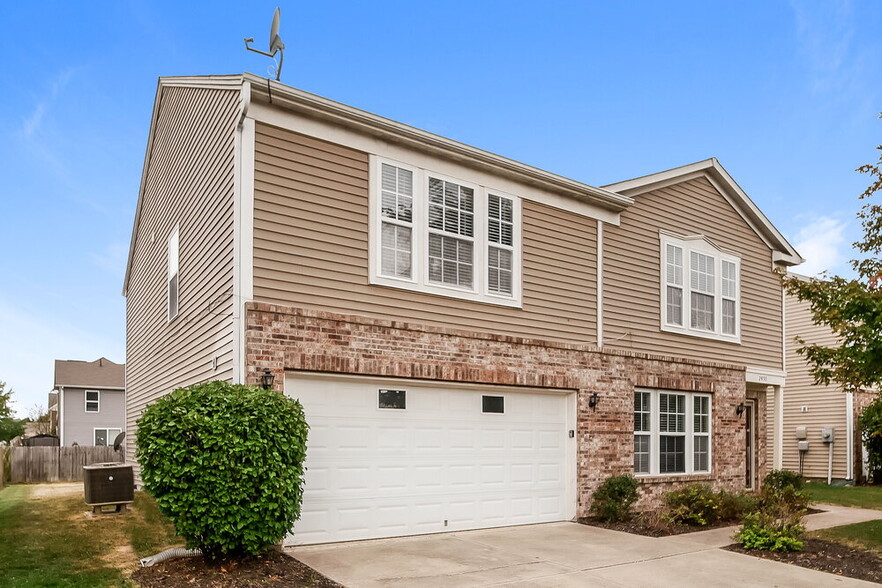 Building Photo - 2450 Autumn Rd